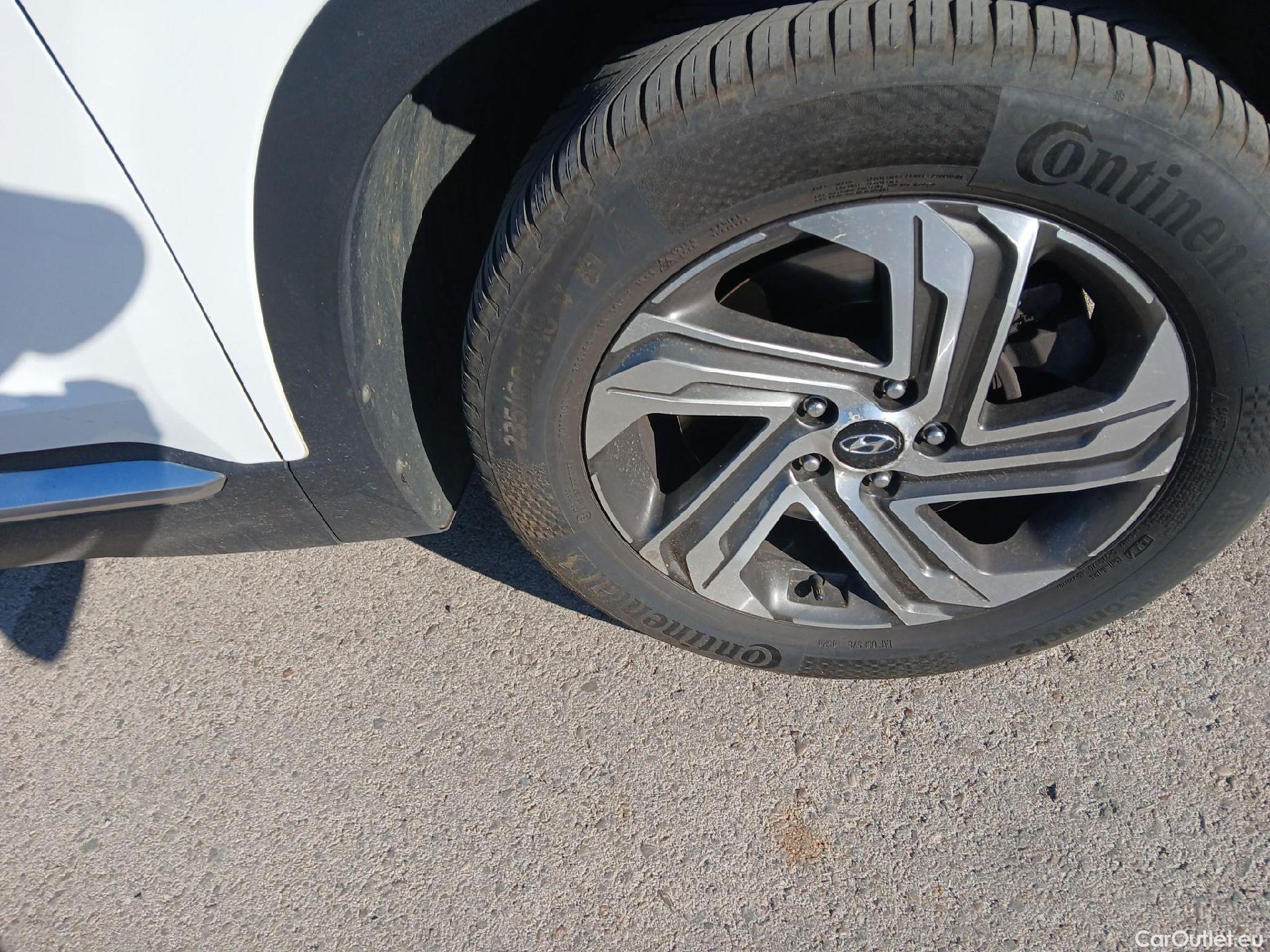  Hyundai  Santa Fe HYUNDAI  / 2021 / 5P / todoterreno 2.2 CRDi Maxx DCT 4x2 #32