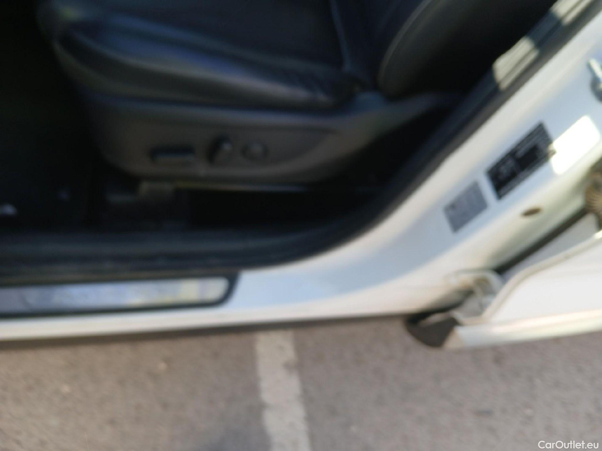  Hyundai  Santa Fe HYUNDAI  / 2021 / 5P / todoterreno 2.2 CRDi Maxx DCT 4x2 #3