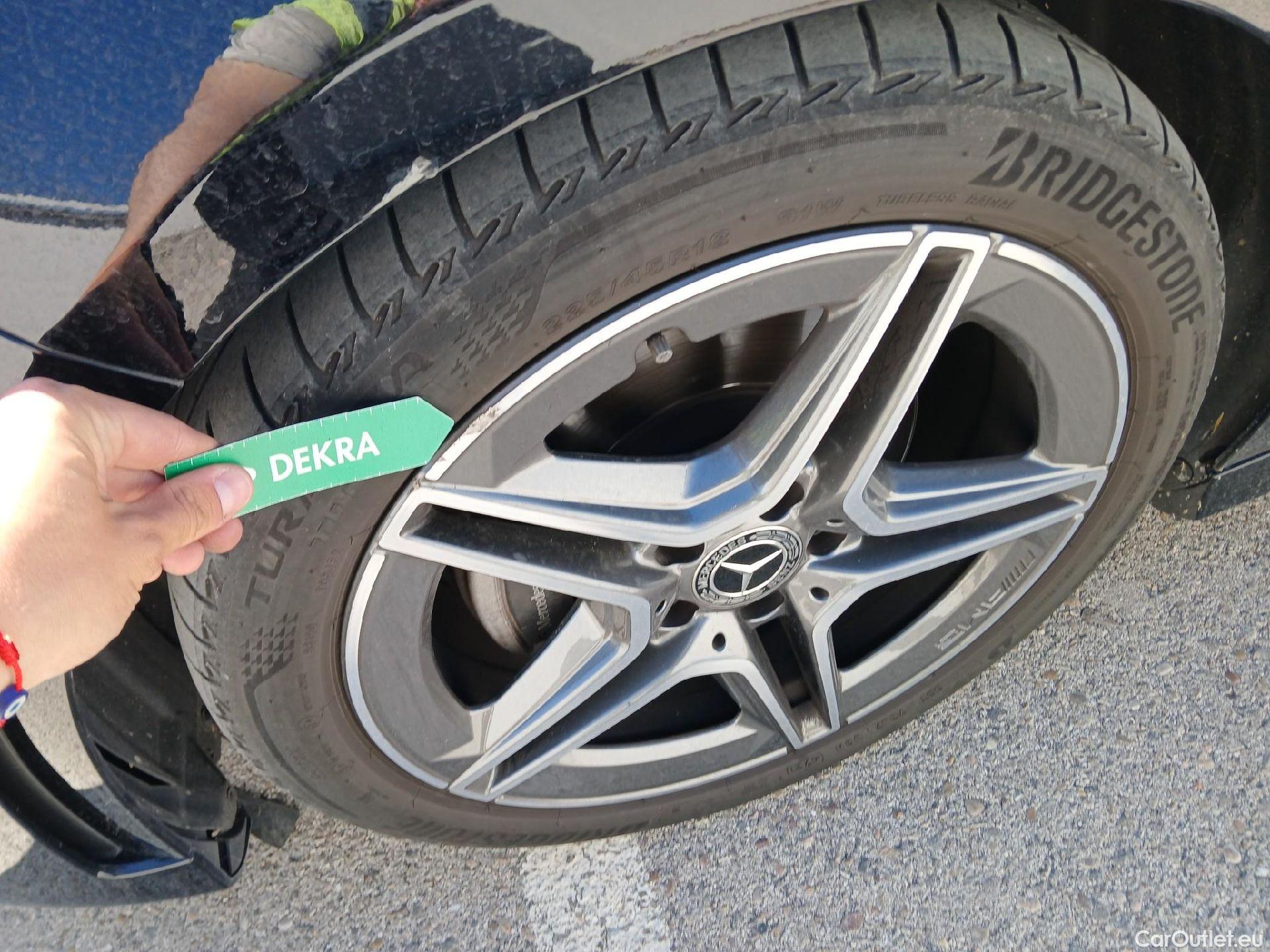  Mercedes  A-Klasse MERCEDES-BENZ Clase A / 2018 / 5P / berlina con portón A 200 d #8