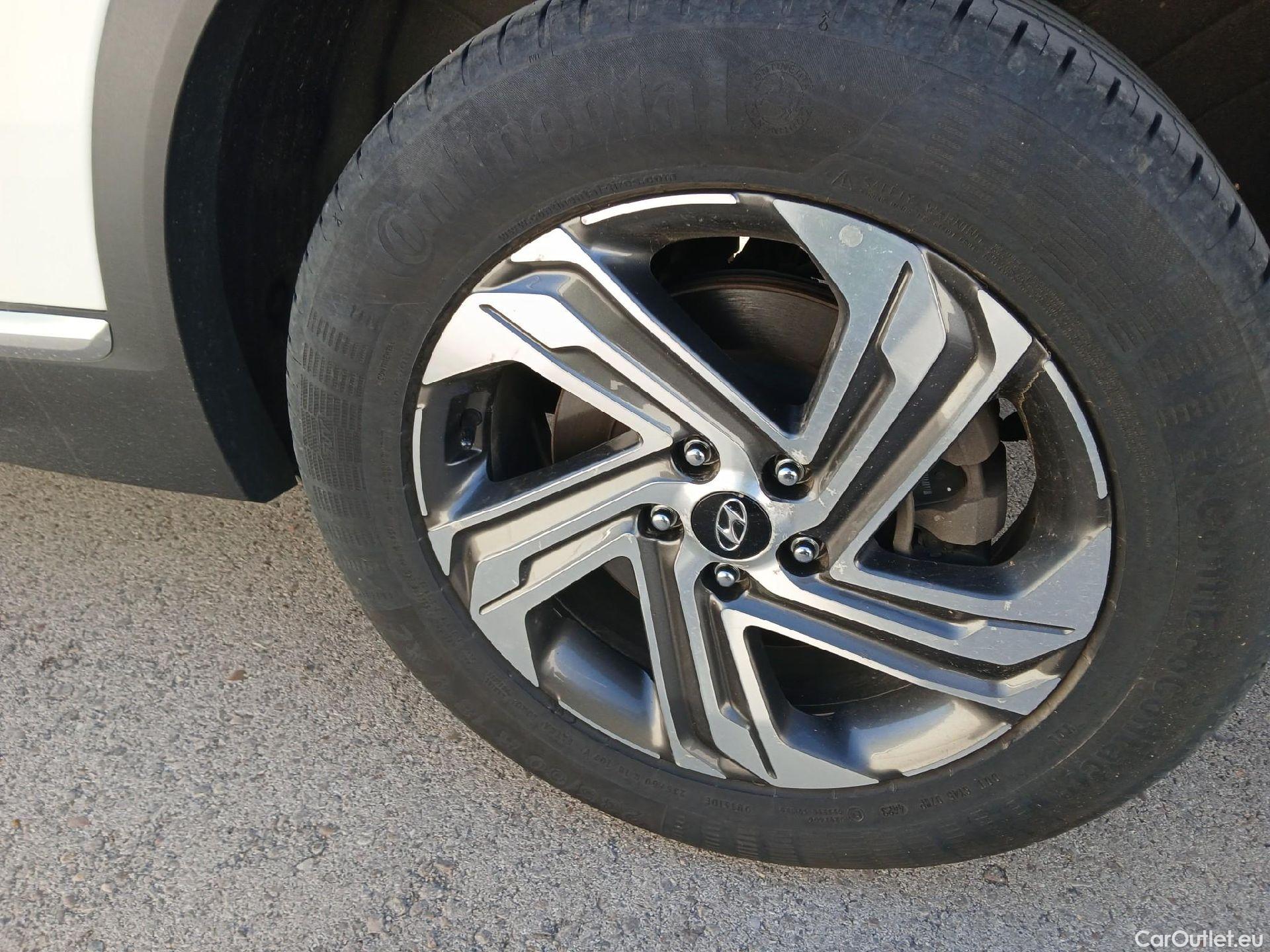  Hyundai  Santa Fe HYUNDAI  / 2021 / 5P / todoterreno 2.2 CRDi Maxx DCT 4x2 #21