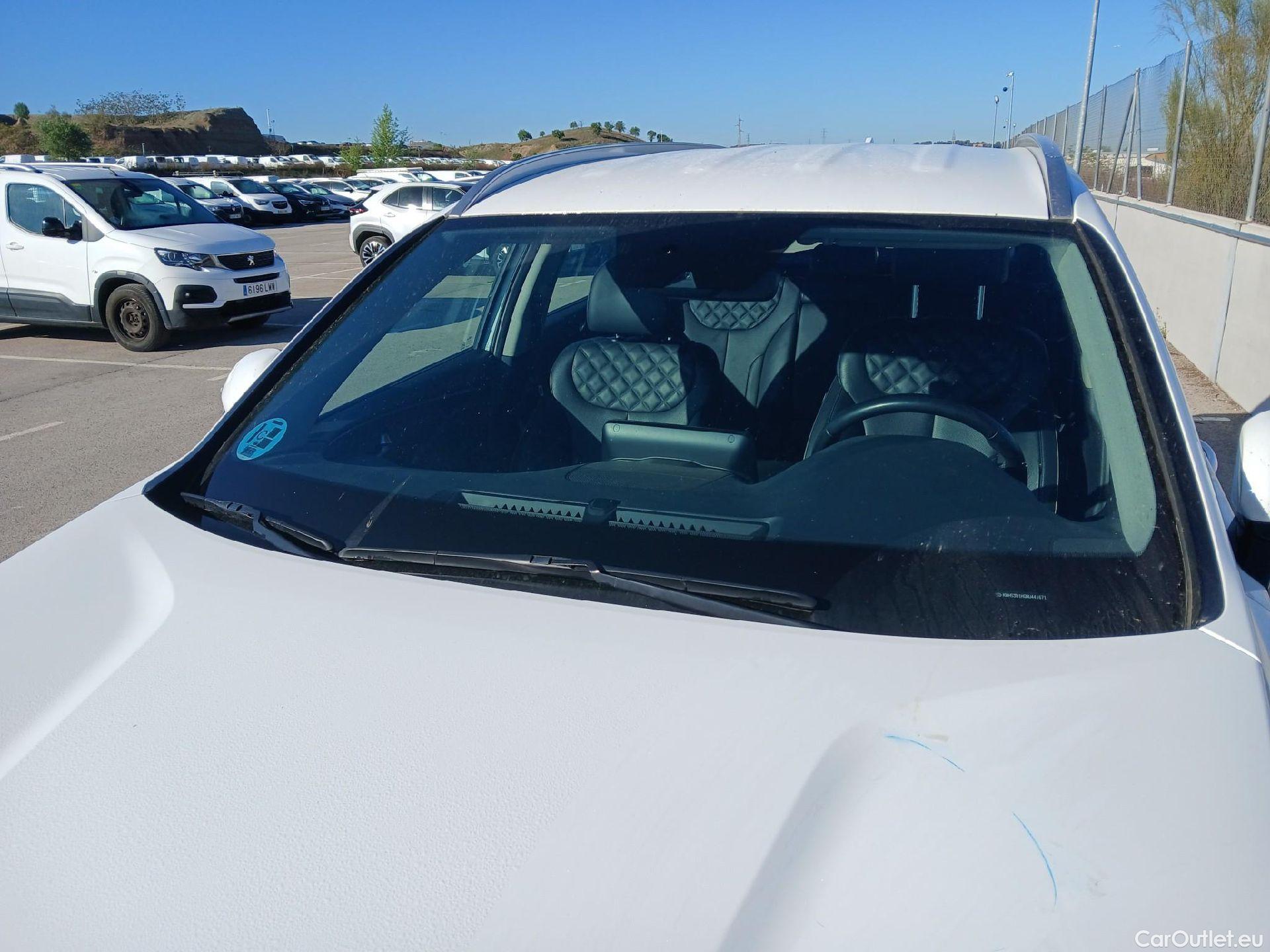  Hyundai  Santa Fe HYUNDAI  / 2021 / 5P / todoterreno 2.2 CRDi Maxx DCT 4x2 #11