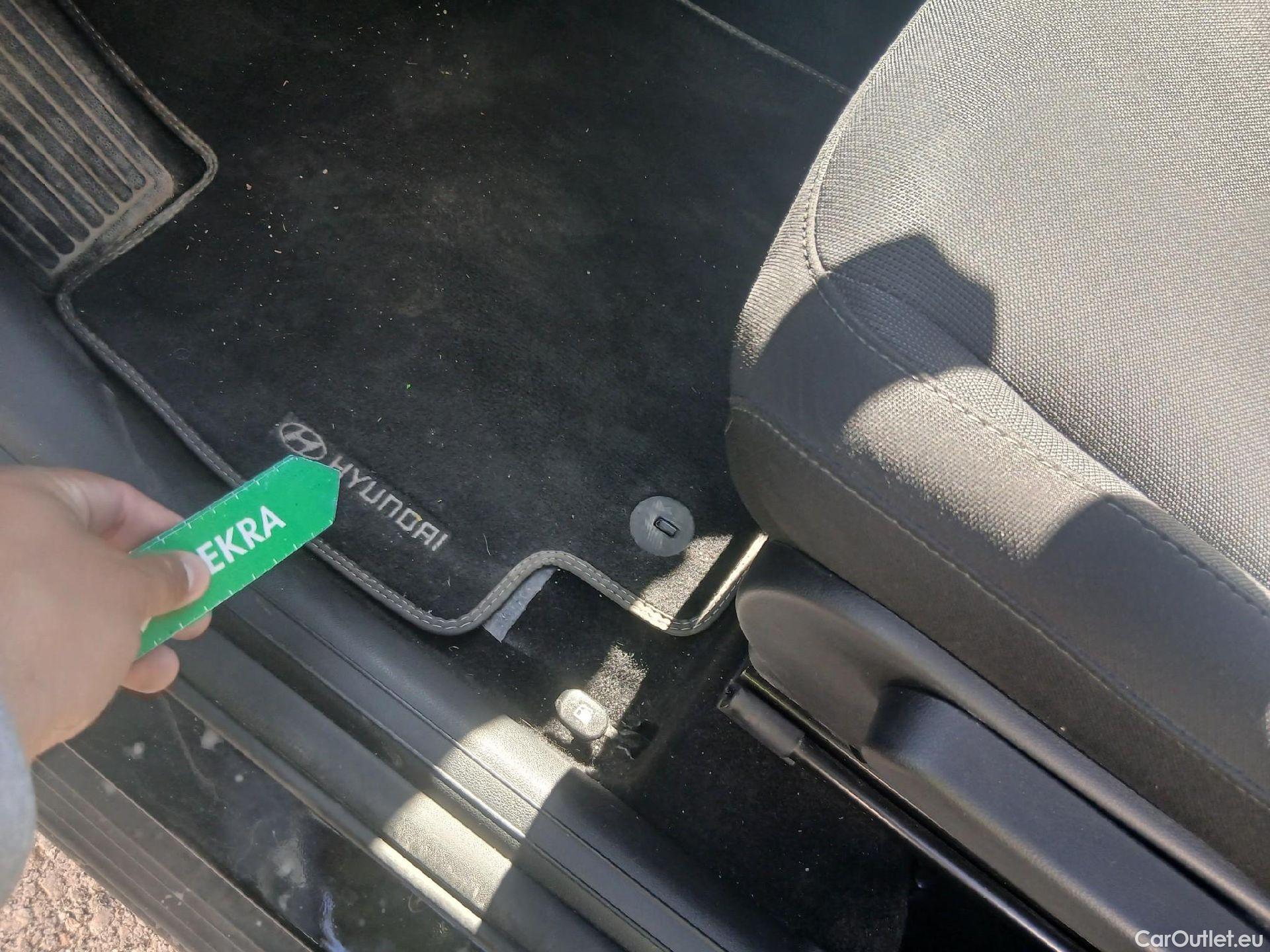  Hyundai  Konna HYUNDAI Kona / 2023 / 5P / todoterreno 1.6 GDI HEV Maxx DCT #1