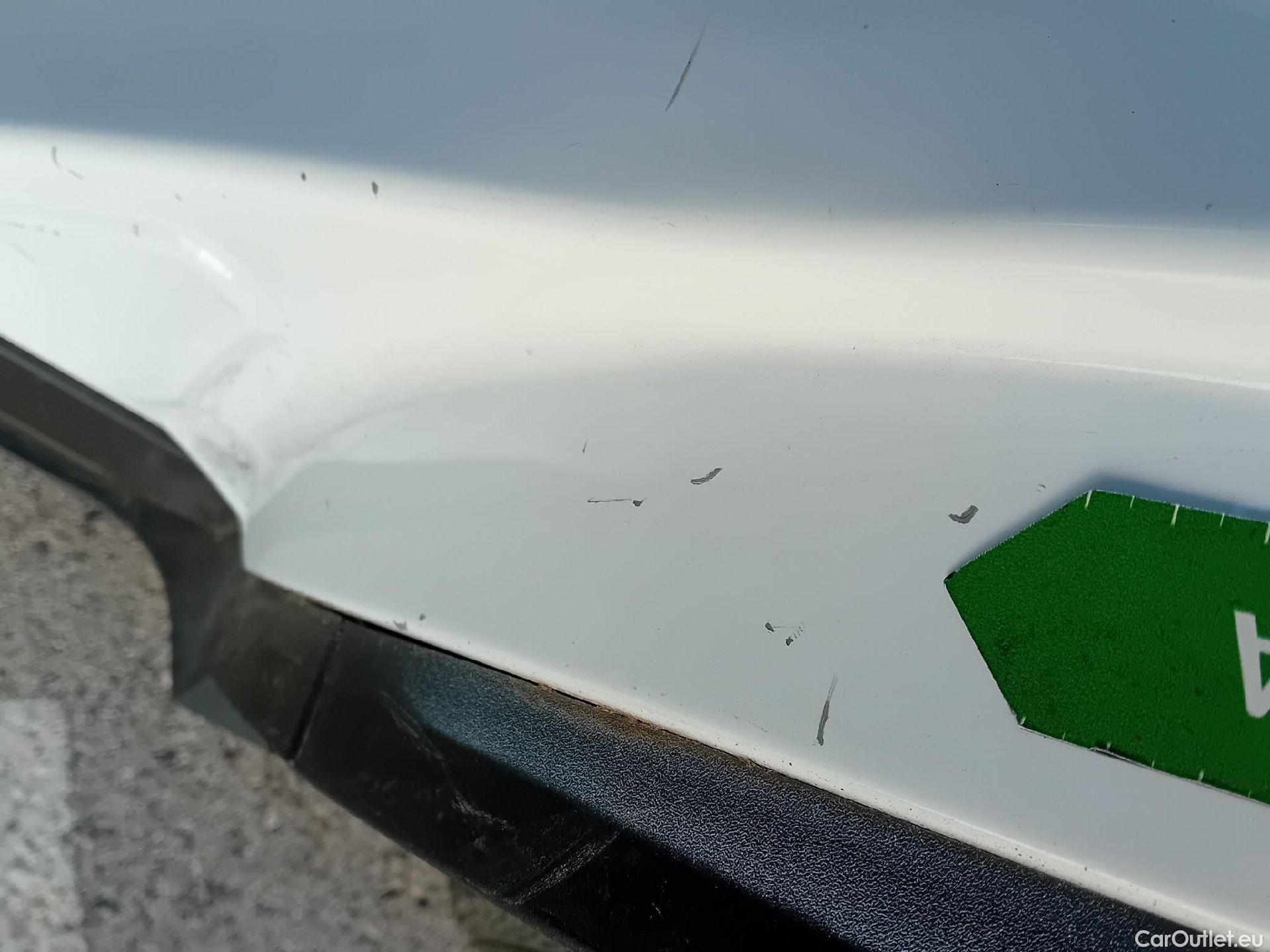  Ford  Kuga FORD  / 2016 / 5P / todoterreno 1.5 EcoBoost 88kW 4x2 Trend+ (CX) #17