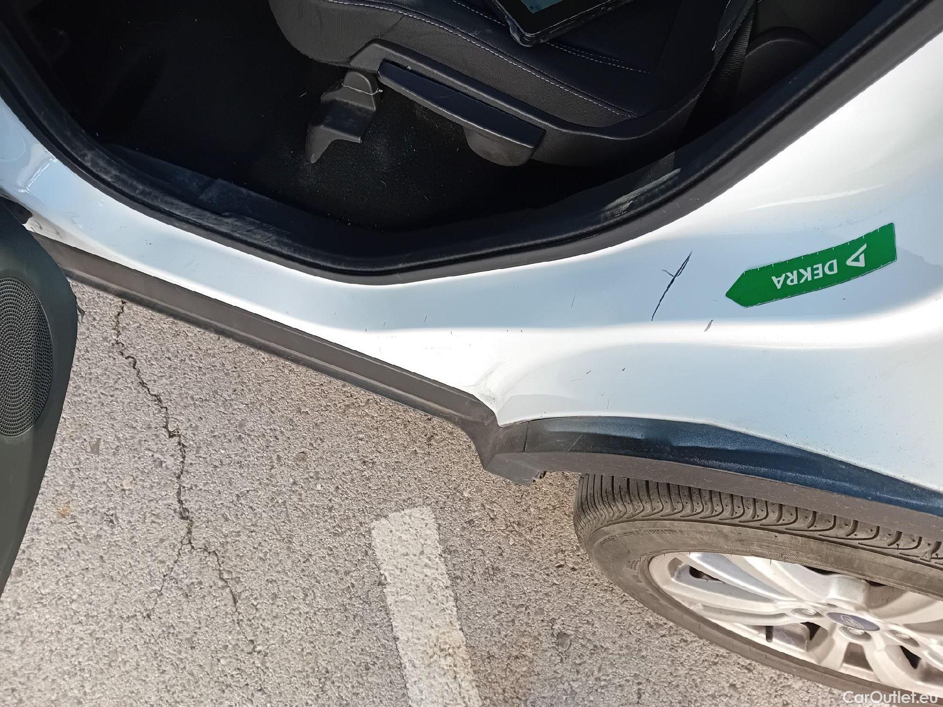  Ford  Kuga FORD  / 2016 / 5P / todoterreno 1.5 EcoBoost 88kW 4x2 Trend+ (CX) #16