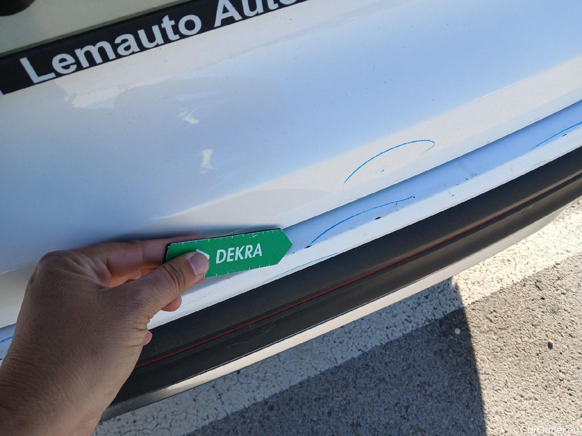  Hyundai  Santa Fe HYUNDAI  / 2021 / 5P / todoterreno 2.2 CRDi Maxx DCT 4x2 #22