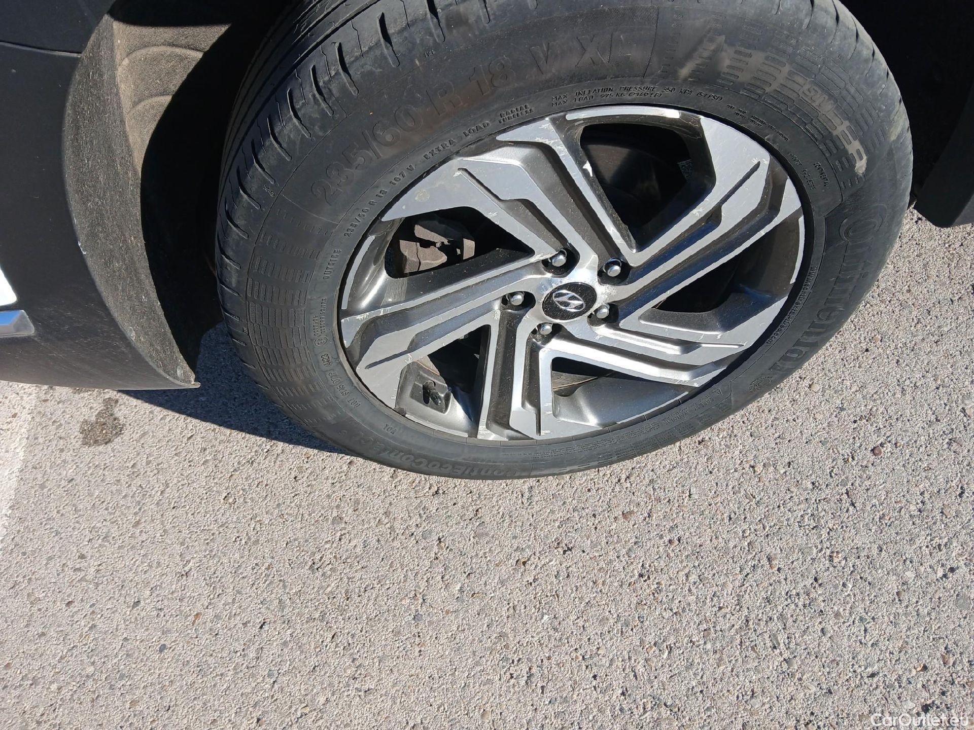  Hyundai  Santa Fe HYUNDAI  / 2021 / 5P / todoterreno 2.2 CRDi Maxx DCT 4x2 #28