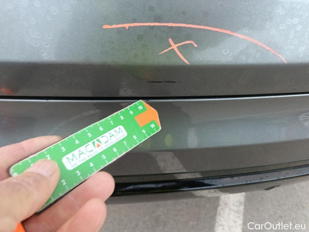  Land Rover  Range Rover LAND ROVER  Velar / 2017 / 5P / todoterreno 2.0D I4 150kW R-Dynamic S 4WD Auto #2