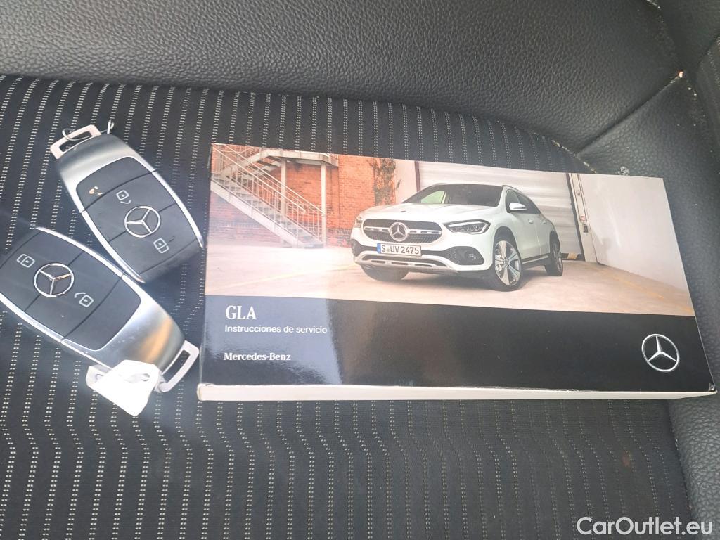  Mercedes  GLA MERCEDES-BENZ  250 e 220 CV #17