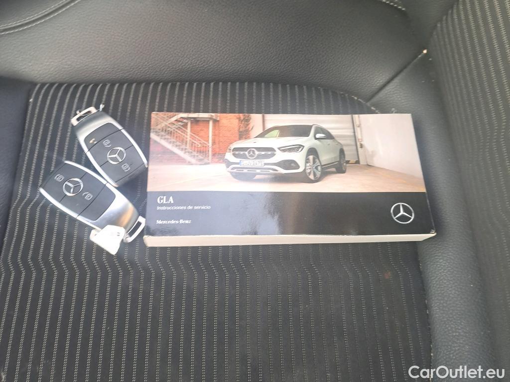  Mercedes  GLA MERCEDES-BENZ  250 e 220 CV #16