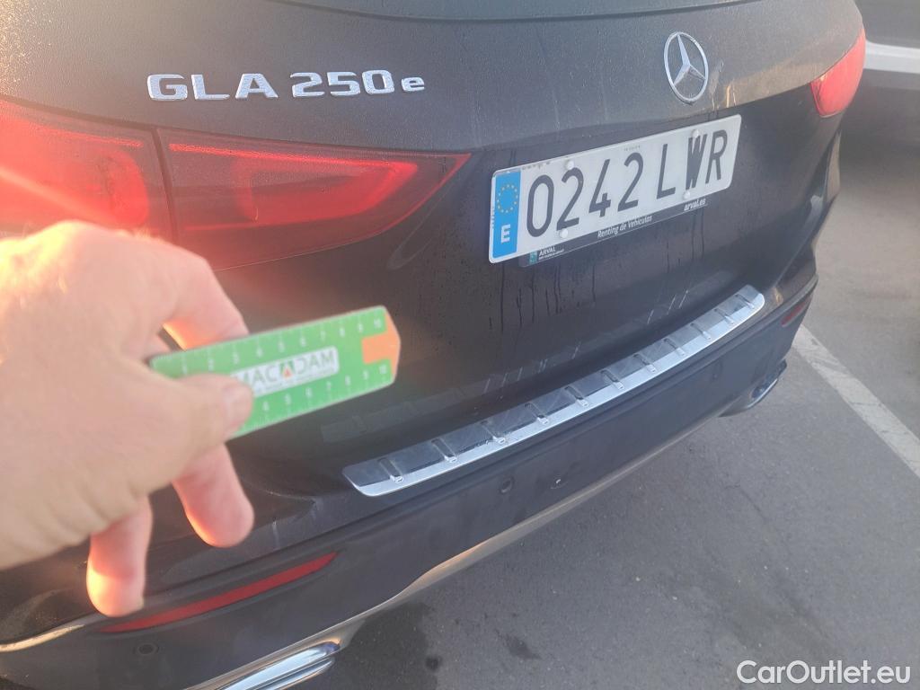  Mercedes  GLA MERCEDES-BENZ  250 e 220 CV #21