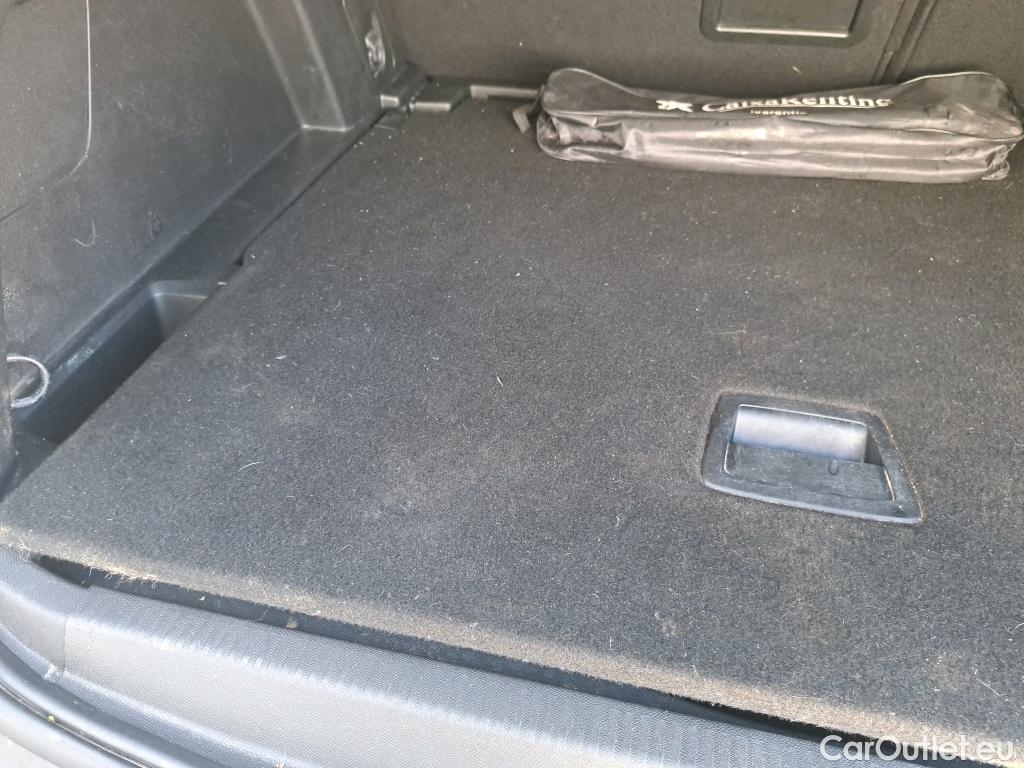  Peugeot  3008 PEUGEOT  / 2020 / 5P / todoterreno 1.5 BlueHDi 96kW (130CV) S&S Active Pack #27