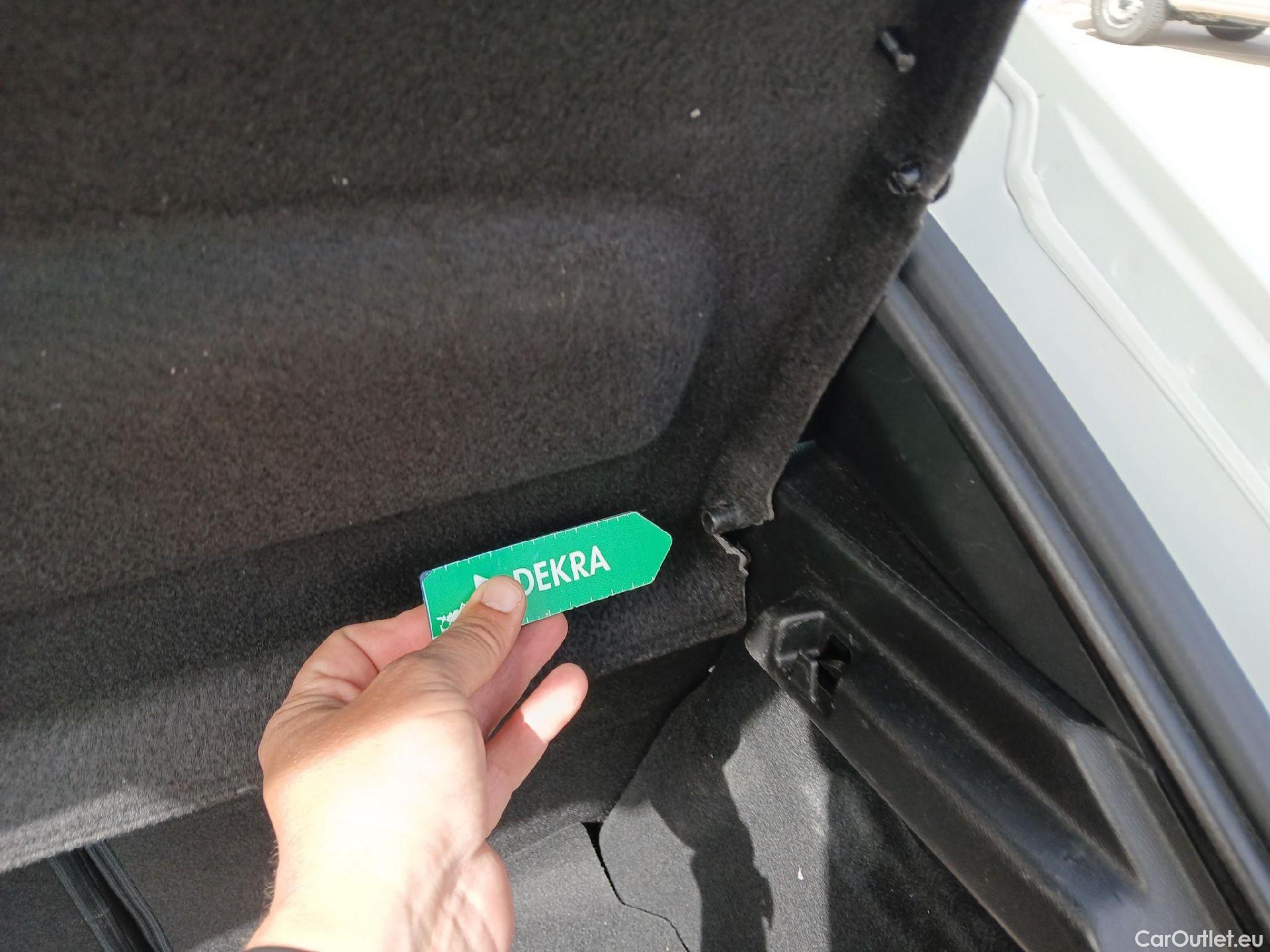  Peugeot  208 PEUGEOT  / 2019 / 5P / berlina con portón BlueHDi 73kW (100CV) Active Pack (AC) #5