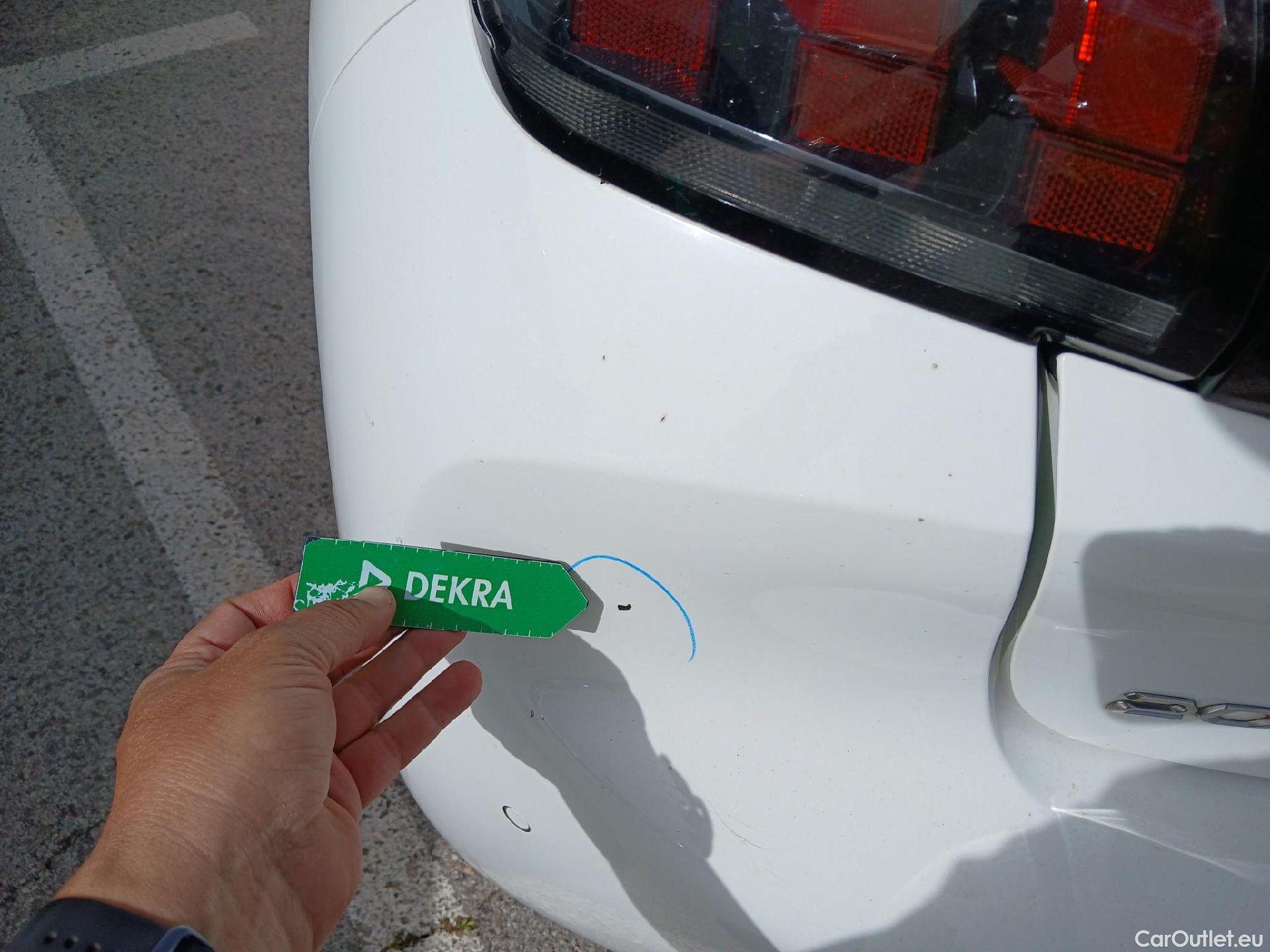  Peugeot  208 PEUGEOT  / 2019 / 5P / berlina con portón BlueHDi 73kW (100CV) Active Pack (AC) #22