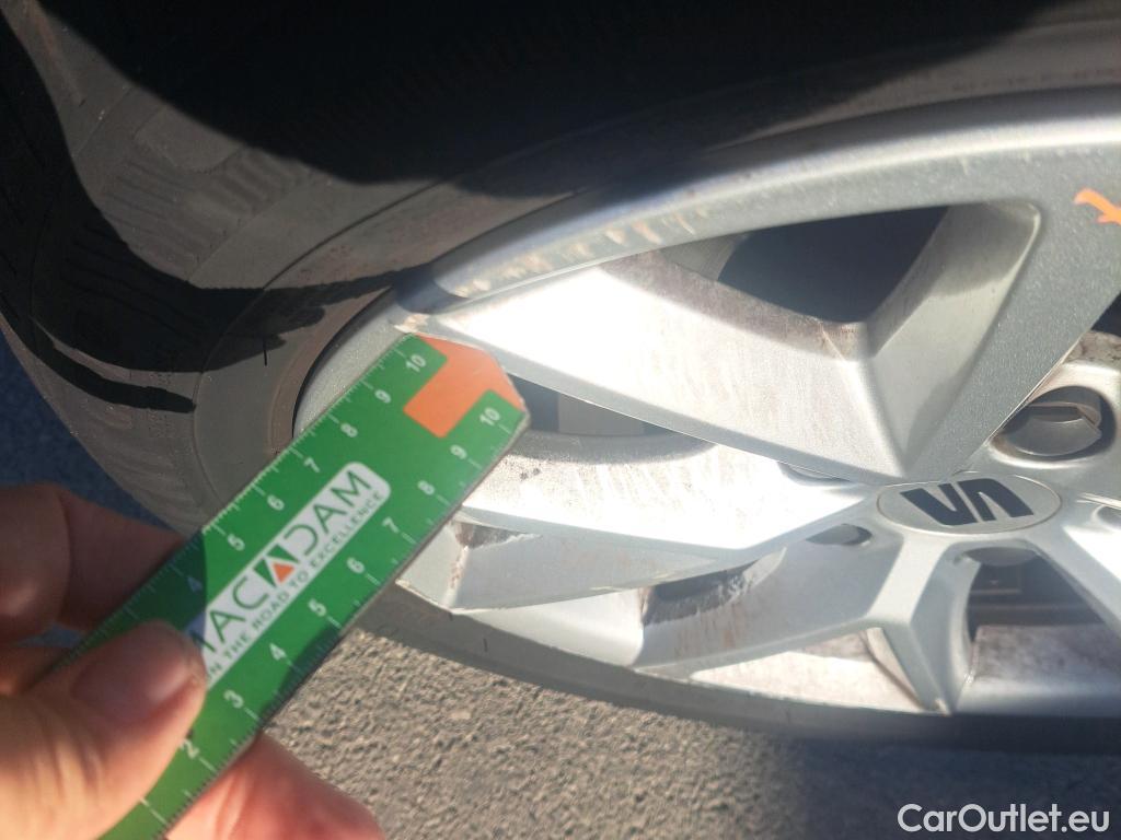  Seat  Leon SEAT Nuevo León / 2020 / 5P / berlina con portón 1.0 TSI 81kW S&S Style Go (AC) #4