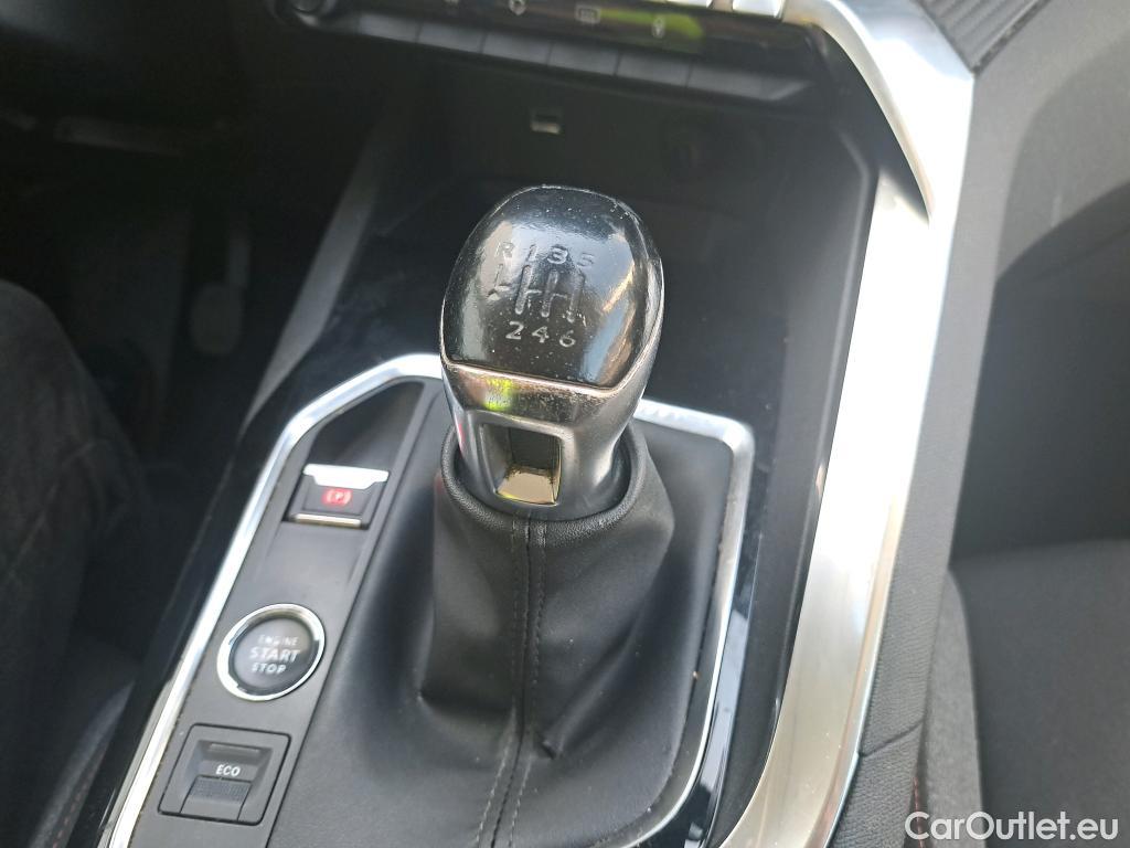  Peugeot  3008 PEUGEOT  / 2020 / 5P / todoterreno 1.5 BlueHDi 96kW (130CV) S&S Active Pack #48