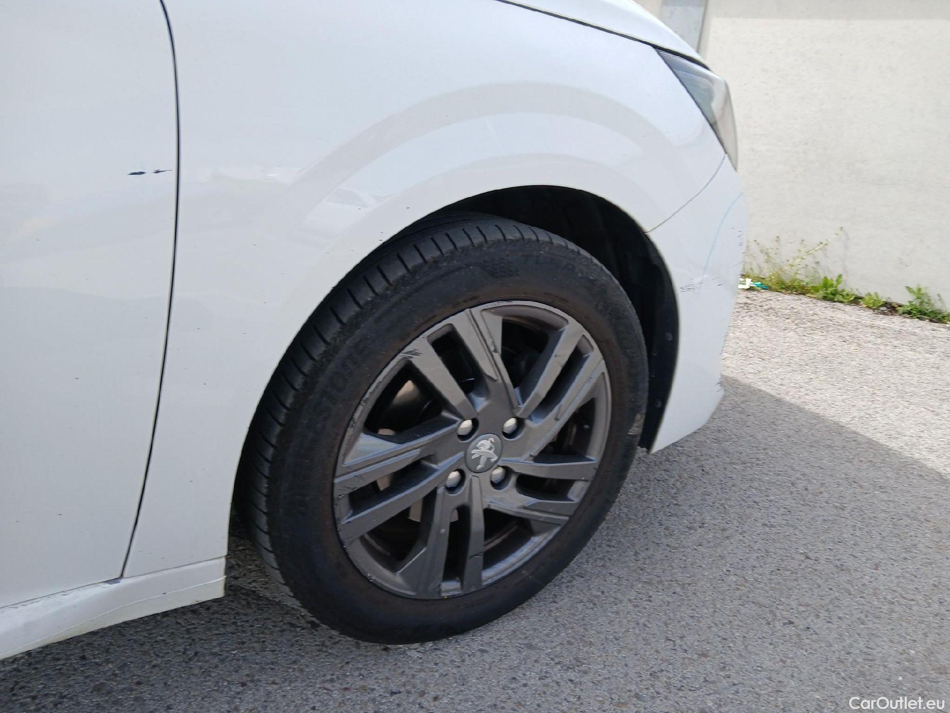  Peugeot  208 PEUGEOT  / 2019 / 5P / berlina con portón BlueHDi 73kW (100CV) Active Pack (AC) #36