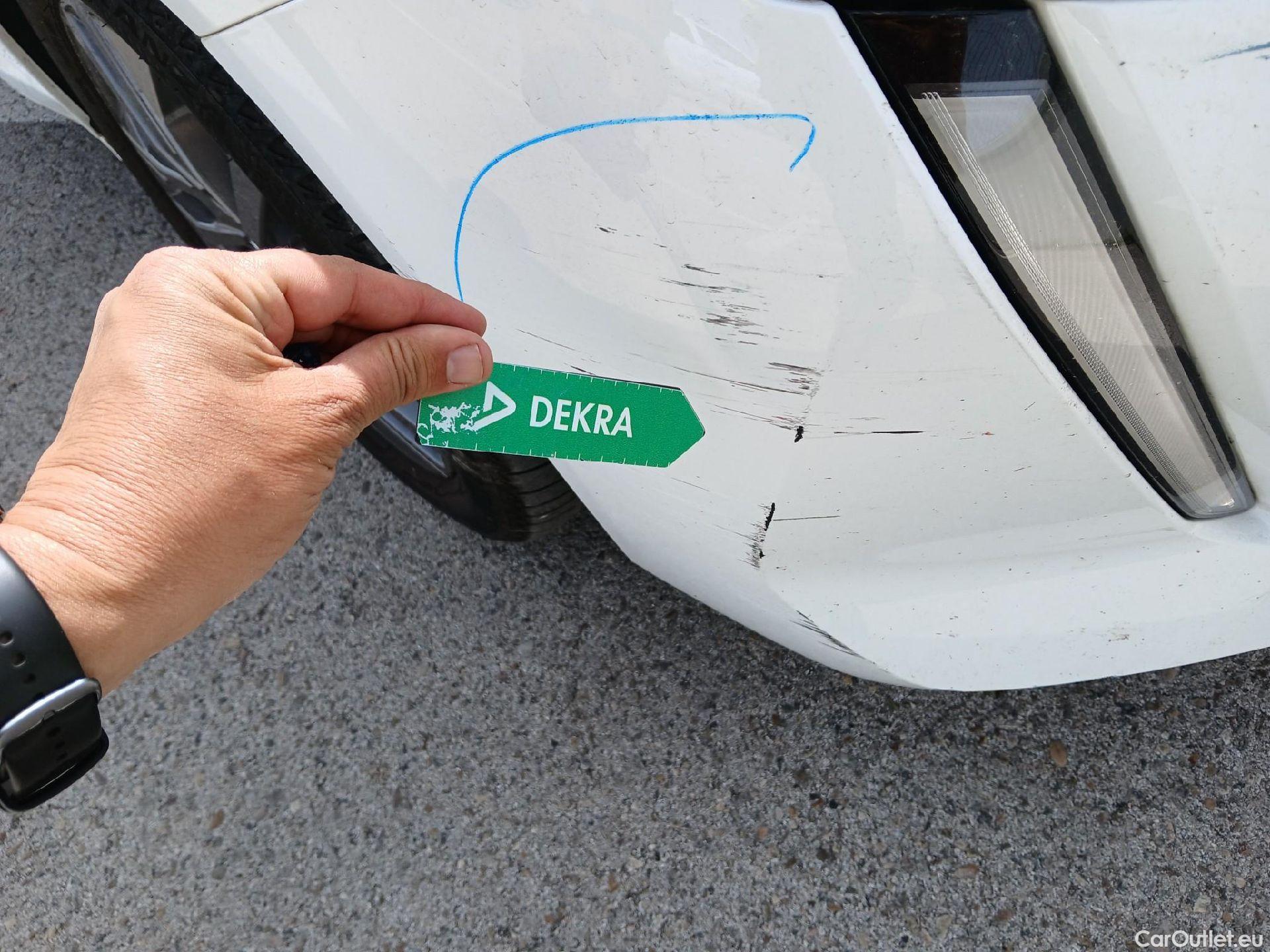  Peugeot  208 PEUGEOT  / 2019 / 5P / berlina con portón BlueHDi 73kW (100CV) Active Pack (AC) #8