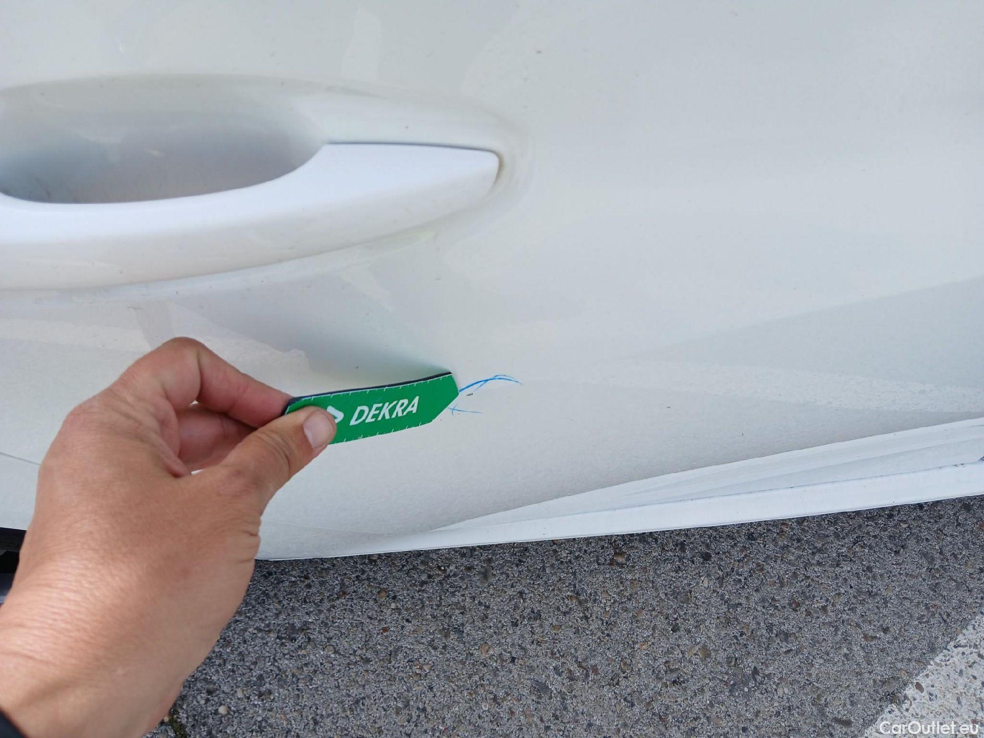  Peugeot  208 PEUGEOT  / 2019 / 5P / berlina con portón BlueHDi 73kW (100CV) Active Pack (AC) #30