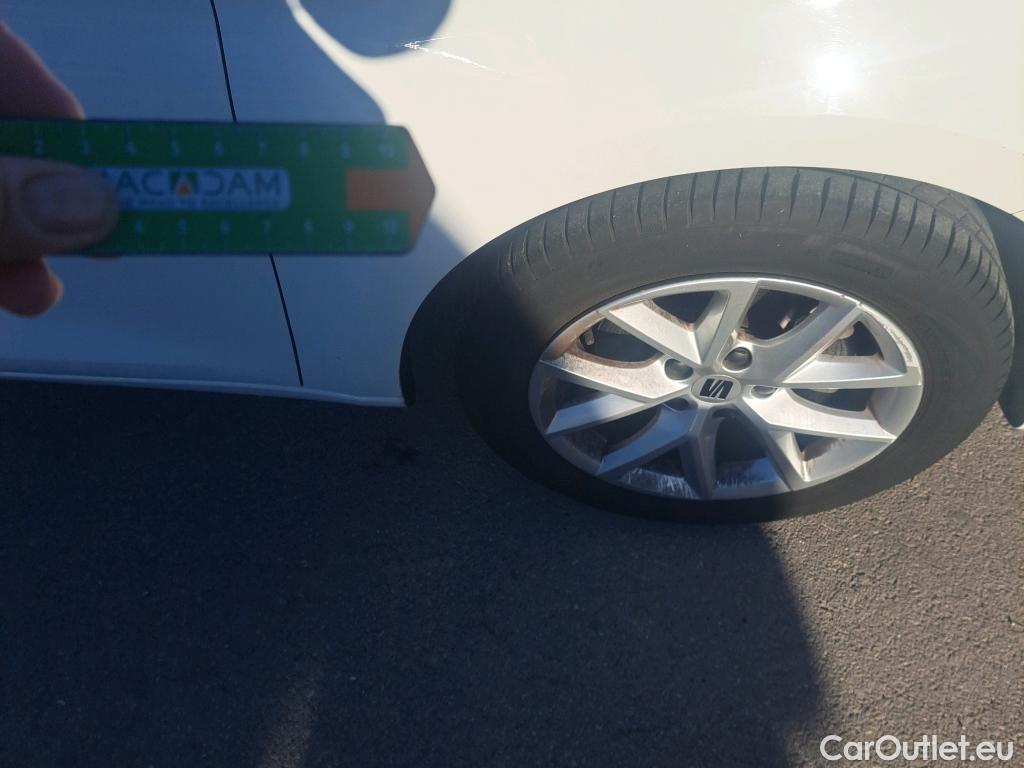  Seat  Leon SEAT Nuevo León / 2020 / 5P / berlina con portón 1.0 TSI 81kW S&S Style Go (AC) #1