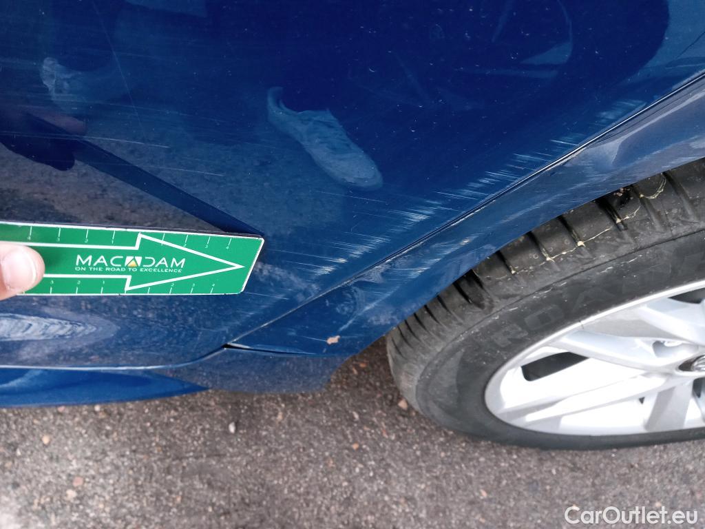  Toyota  Corolla TOYOTA  / 2019 / 5P / berlina con portón 1.8 125H ACTIVE E-CVT #15