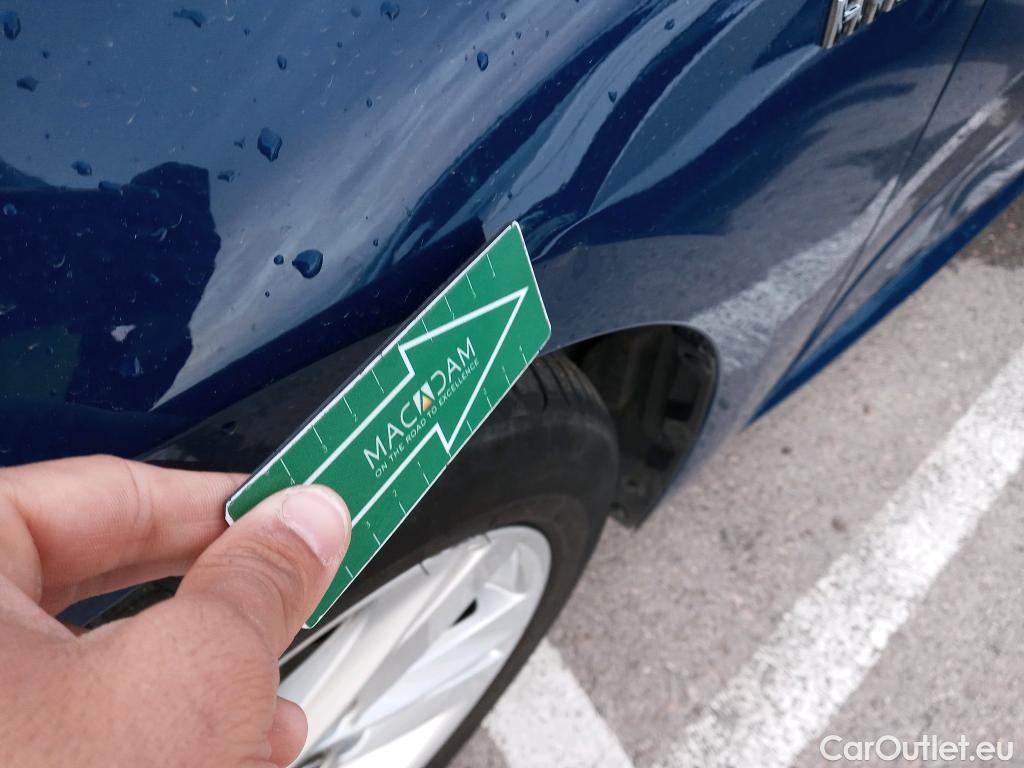  Toyota  Corolla TOYOTA  / 2019 / 5P / berlina con portón 1.8 125H ACTIVE E-CVT #9