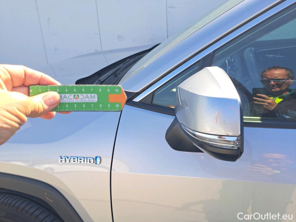  Toyota  RAV4 TOYOTA  / 2018 / 5P / todoterreno 2.5l 220H Luxury 4WD #31