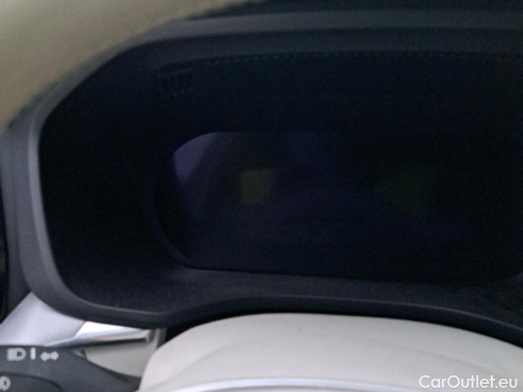  Volvo  XC60 VOLVO  todoterreno 2.0 B4 D AWD Momentum Pro Auto 200 CV #Opcionales 5160€# #31