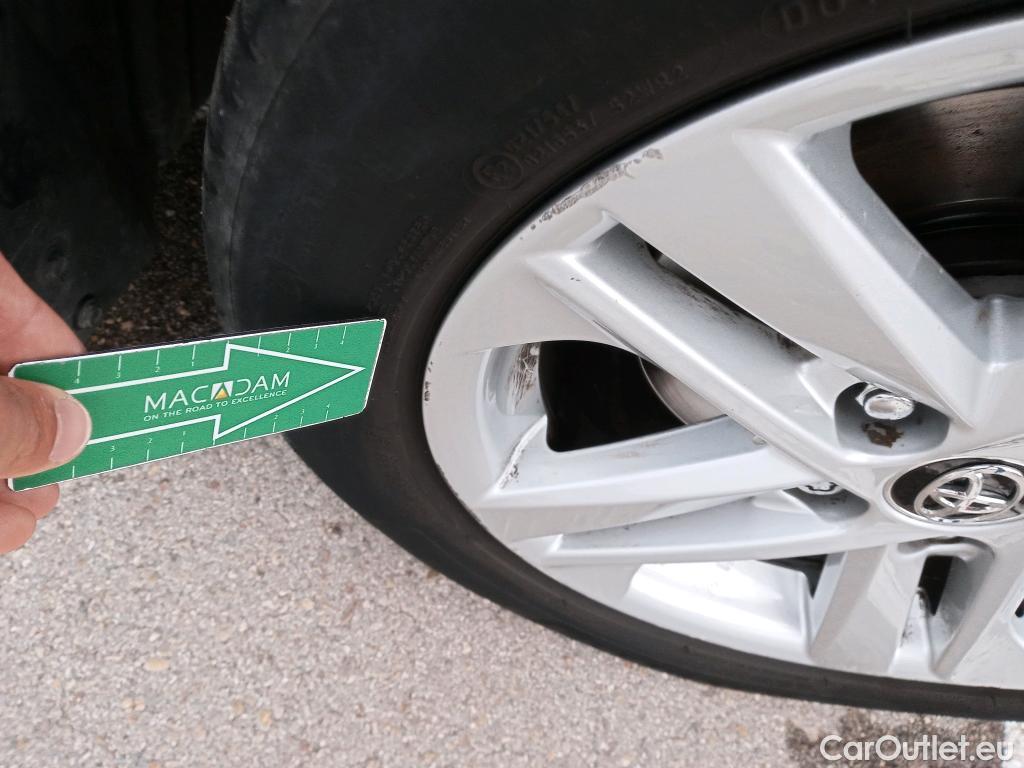  Toyota  Corolla TOYOTA  / 2019 / 5P / berlina con portón 1.8 125H ACTIVE E-CVT #27