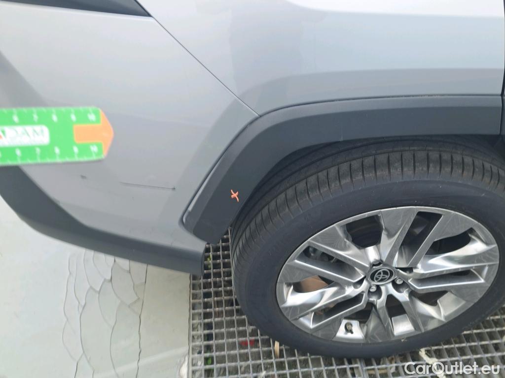  Toyota  RAV4 TOYOTA  / 2018 / 5P / todoterreno 2.5l 220H Luxury 4WD #29