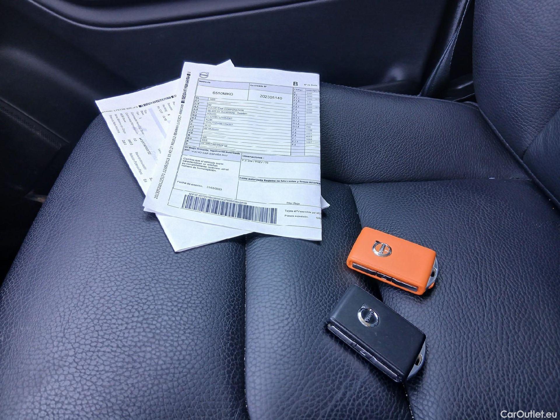  Volvo  XC90 VOLVO  / 2019 / 5P / todoterreno 2.0 T8 AWD Core Recharge Auto #1