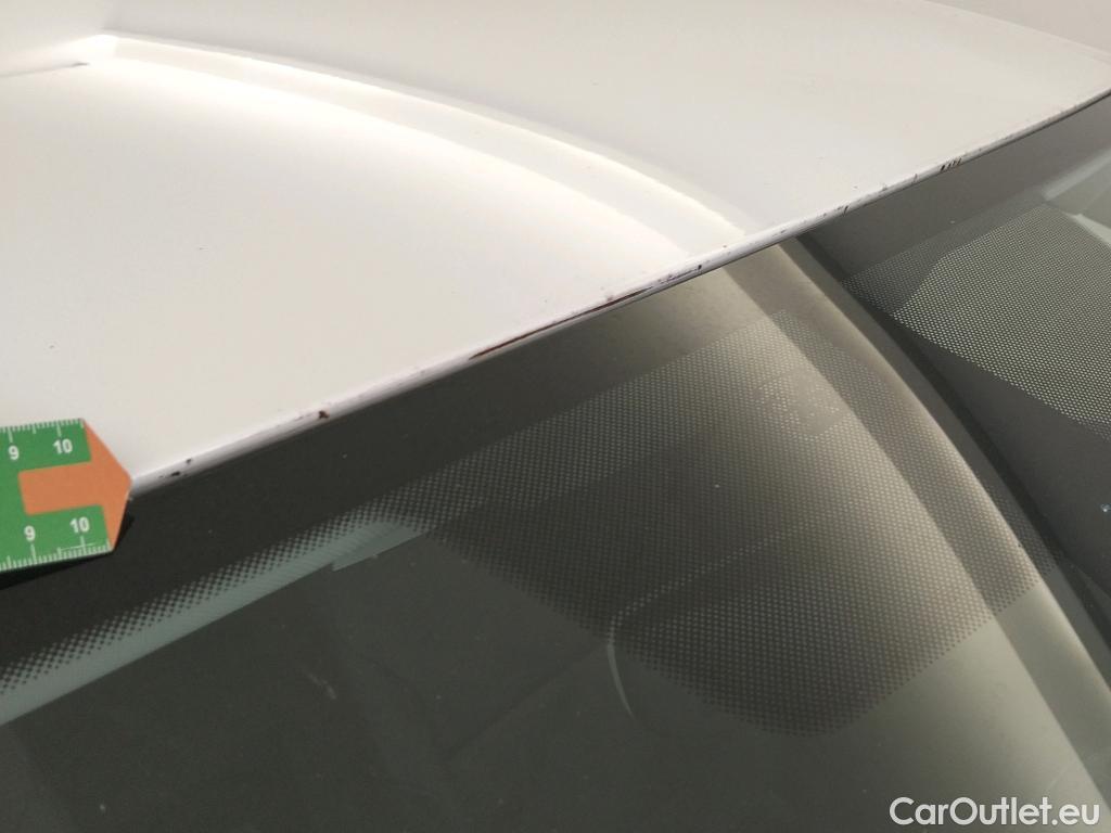  Volkswagen  Golf  VOLKSWAGEN / 2016 / 5P / berlina con portón Advance 1.6 TDI 85kW (115CV) #2