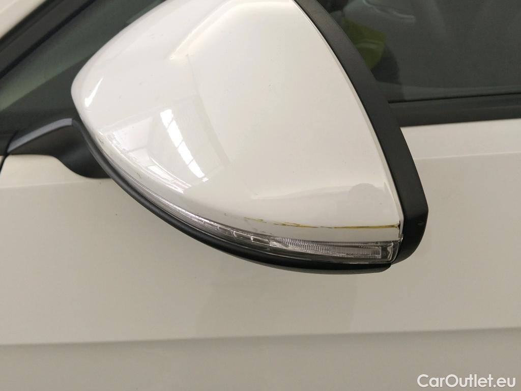  Volkswagen  Golf  VOLKSWAGEN / 2016 / 5P / berlina con portón Advance 1.6 TDI 85kW (115CV) #14