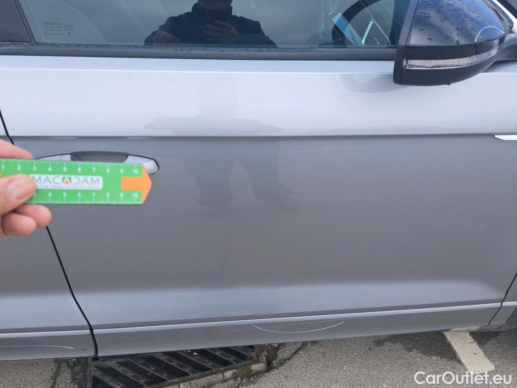  Volkswagen  T-ROC VOLKSWAGEN  / 2021 / 5P / todoterreno R-Line 1.5 TSI 110kW (150CV) DSG #48