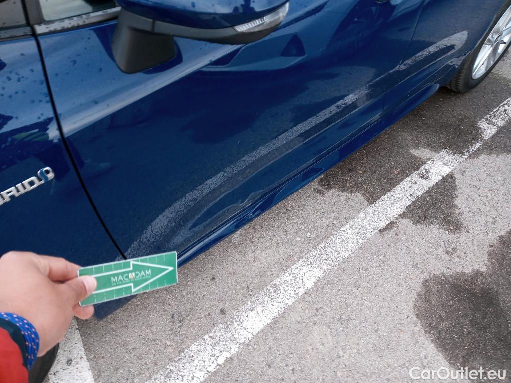  Toyota  Corolla TOYOTA  / 2019 / 5P / berlina con portón 1.8 125H ACTIVE E-CVT #30