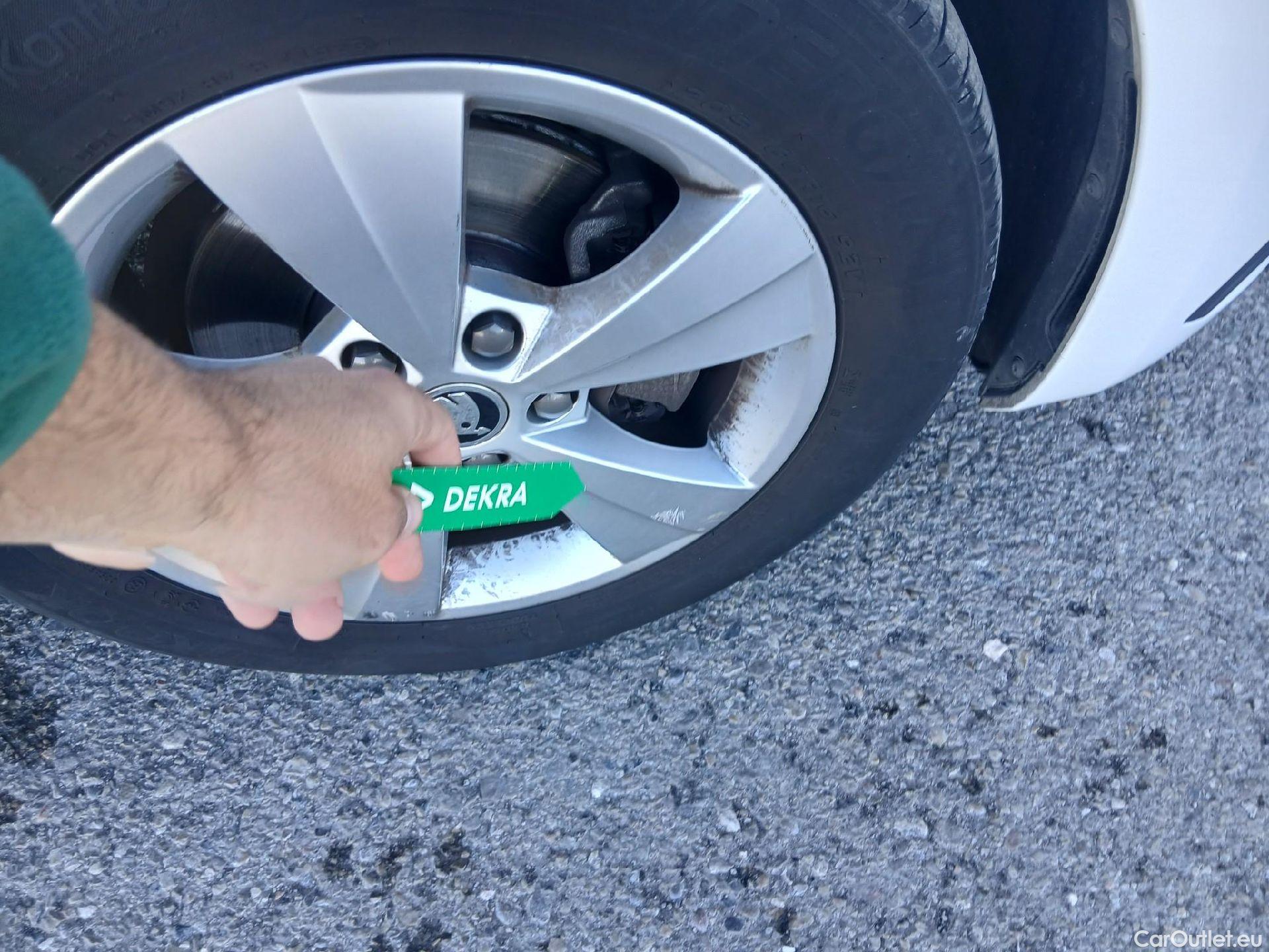  Skoda  Octavia SKODA  / 2020 / 5P / berlina con portón 2.0 TDI 110kW (150CV) Manual Ambition #17