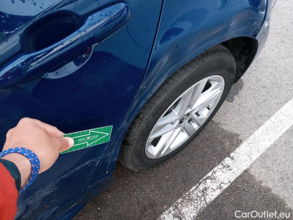  Toyota  Corolla TOYOTA  / 2019 / 5P / berlina con portón 1.8 125H ACTIVE E-CVT #1