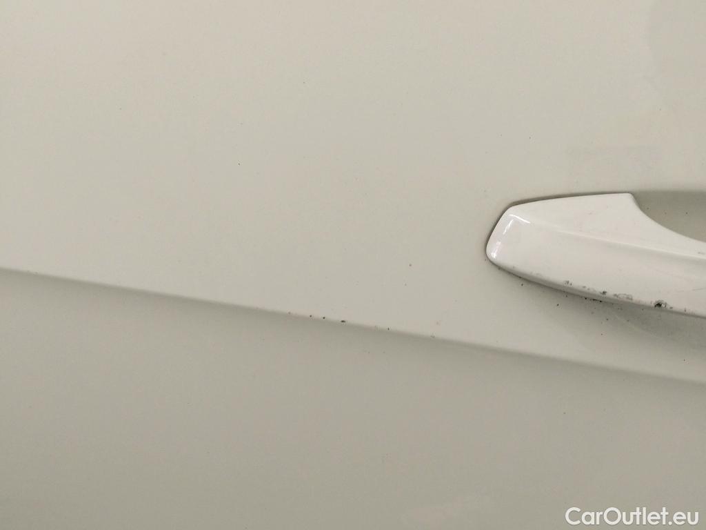  Volkswagen  Golf  VOLKSWAGEN / 2016 / 5P / berlina con portón Advance 1.6 TDI 85kW (115CV) #20