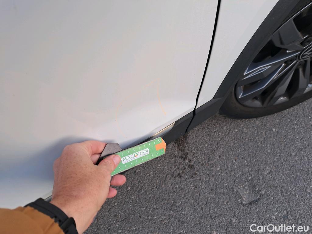  Volkswagen  T-ROC VOLKSWAGEN  / 2017 / 5P / todoterreno Sport 1.5 TSI 110kW (150CV) #4