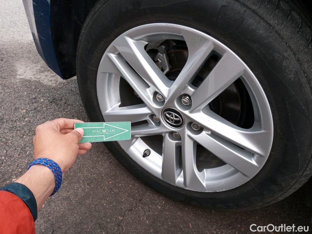  Toyota  Corolla TOYOTA  / 2019 / 5P / berlina con portón 1.8 125H ACTIVE E-CVT #26