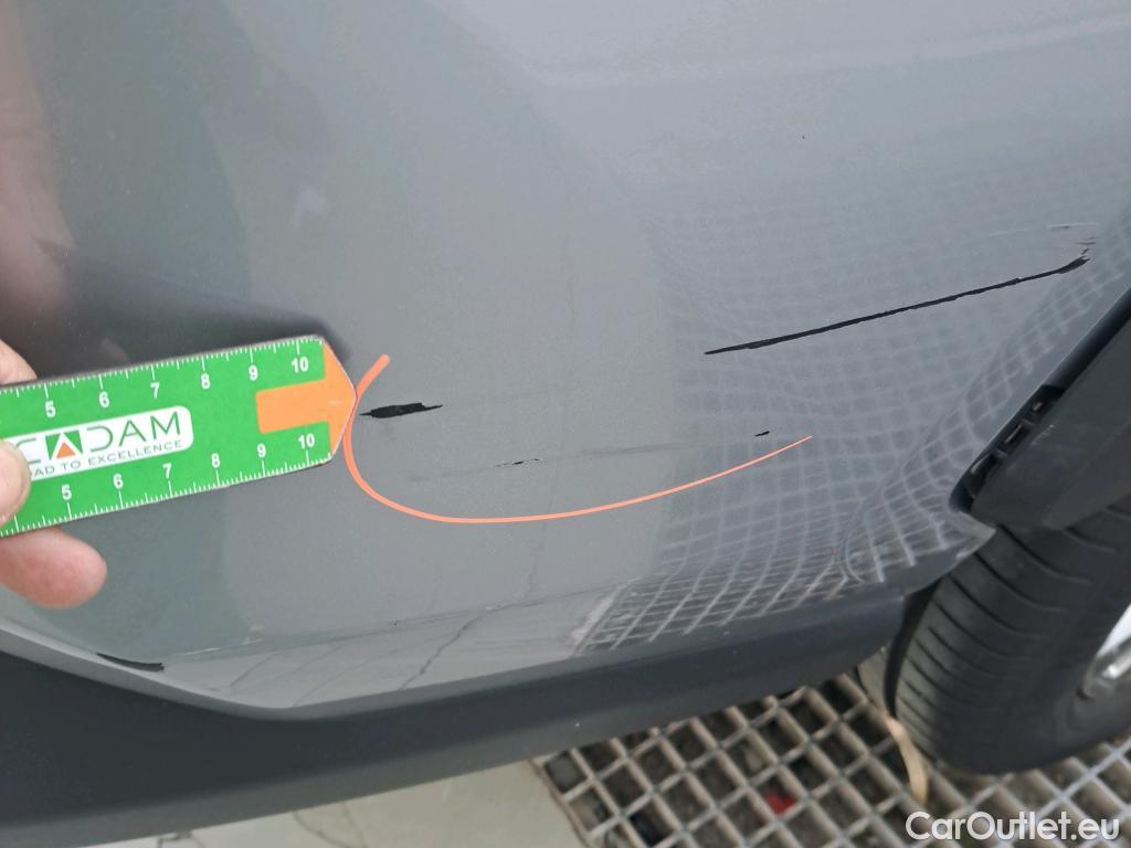  Toyota  RAV4 TOYOTA  / 2018 / 5P / todoterreno 2.5l 220H Luxury 4WD #18