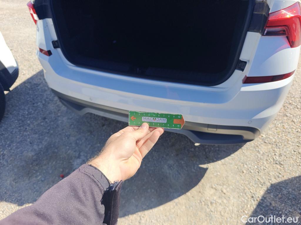  Skoda  KAMIQ SKODA  1.0 TSI 81kW (110CV) DSG Ambition #12