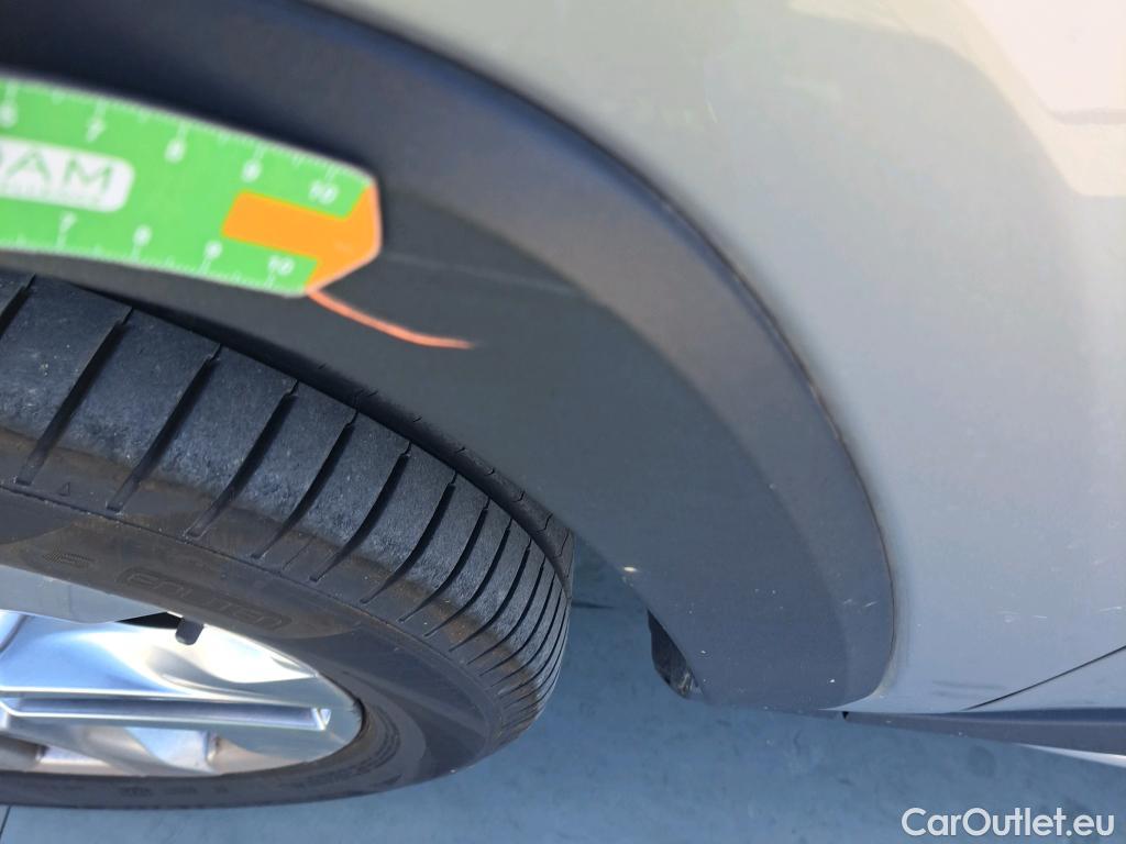  Toyota  RAV4 TOYOTA  / 2018 / 5P / todoterreno 2.5l 220H Luxury 4WD #34