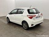  Toyota  Yaris TOYOTA  / 2017 / 5P / berlina con portón 1.5 100H Active #3