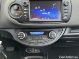  Toyota  Yaris TOYOTA  / 2017 / 5P / berlina con portón 1.5 100H Active #24