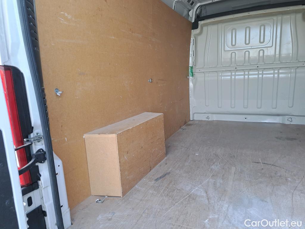  Opel  Movano OPEL  / 2021 / 4P / furgón  Base L2H2 3.5T 2.2 BHDi 88kW #51