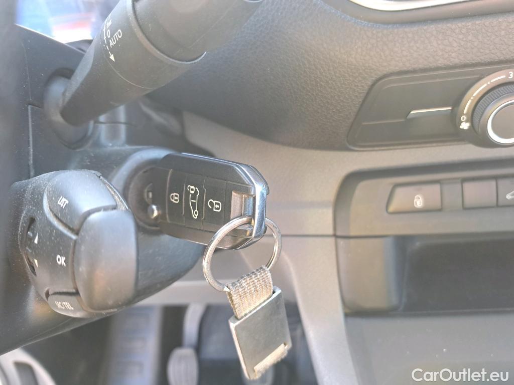  Opel  Vivaro OPEL  / 2019 / 4P / furgón 1.5 Diésel 88kW (120CV) M Std Select #4