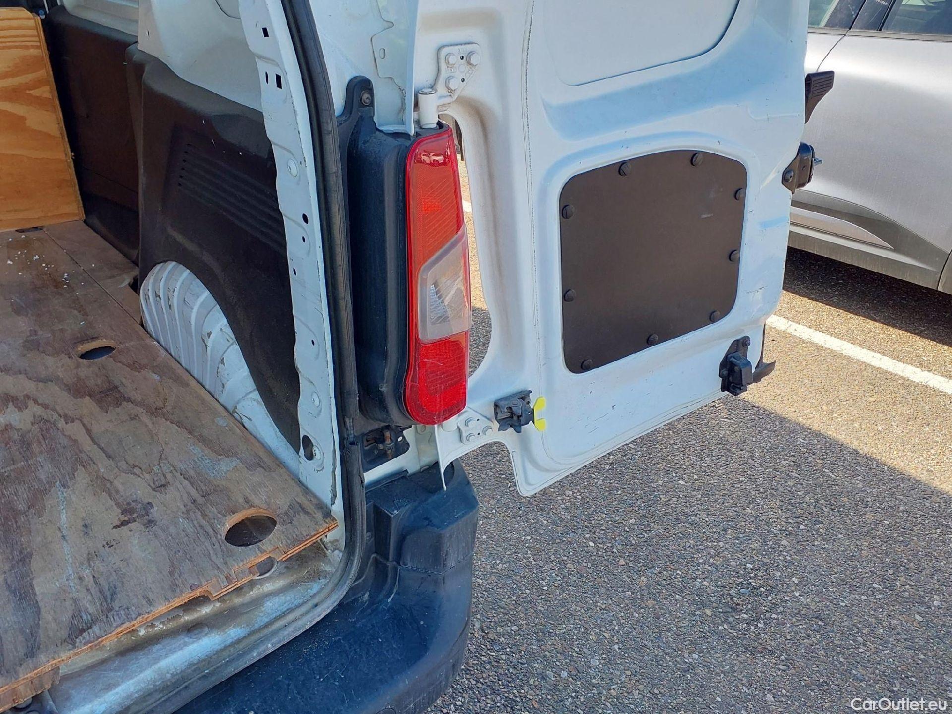  Opel  Combo OPEL  / 2018 / 3P / furgón derivado de turismo 1.6 TD S/S 74kW(100CV) Express L H1 1000 #5