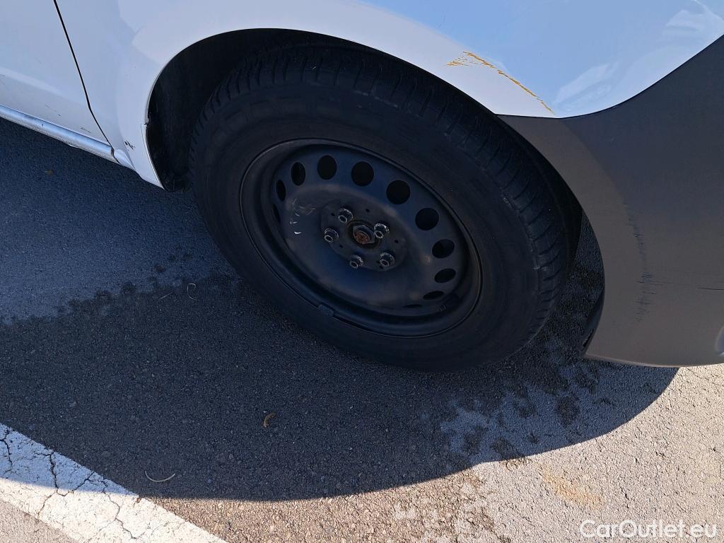  Mercedes  Vito MERCEDES-BENZ  / 2014 / 4P / furgón 111 CDI Larga #32