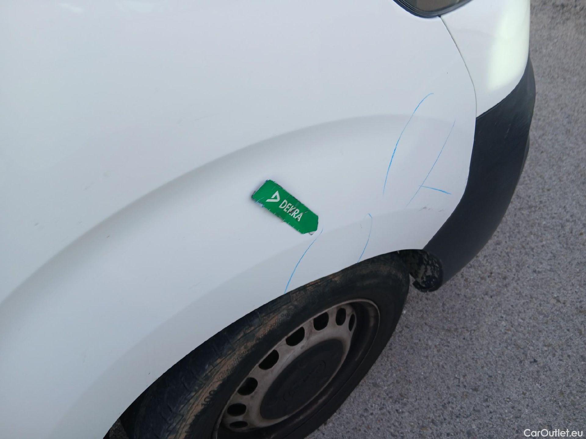  Peugeot  Expert PEUGEOT  / 2016 / 4P / furgón Furgón Pro 1.5 BlueHDi 120 Standard #38