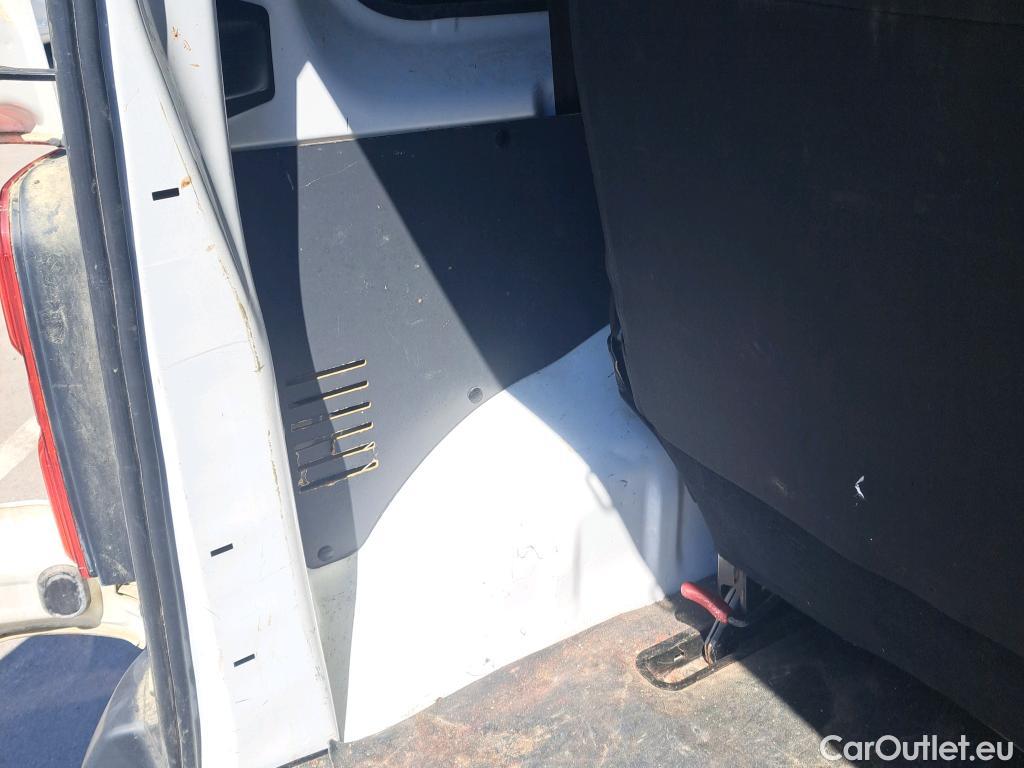  Citroen  Jumpy CITROEN  / 2016 / 4P / combi Combi Talla M BlueHDi 120 S&S Confort #46